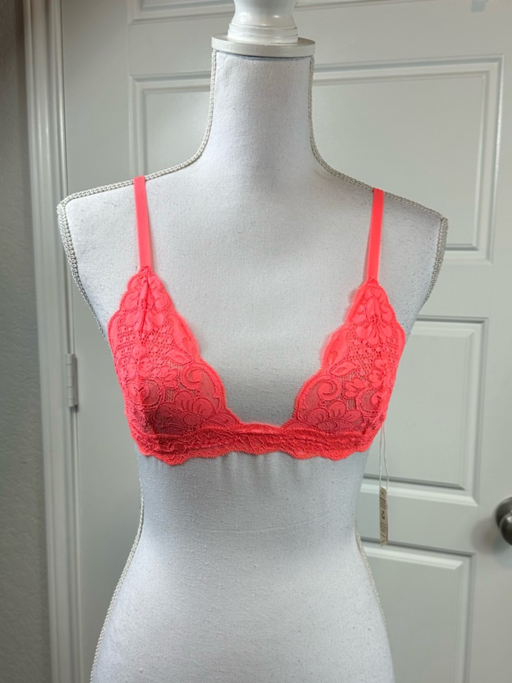 Free People x We Are Hah Chi Barlittle Classic Lace Bralette Salmon Size XS NEW